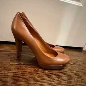 Gucci round toe platform heels